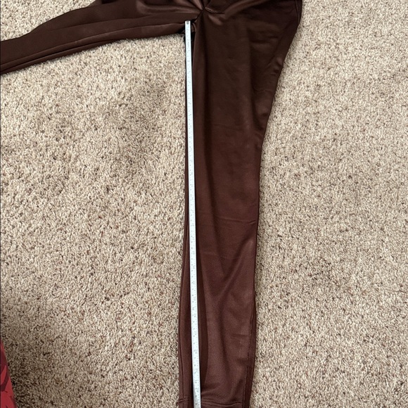 SKIMS Brown Skinny Pants - Picture 9 of 12